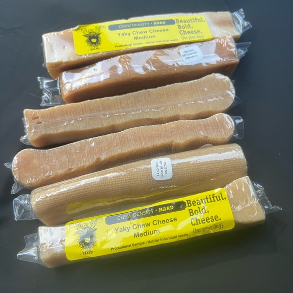 Yellow Yak Brand Yaky Chew Cheese Medium for dogs quantity of 6 - Picture 1 of 6